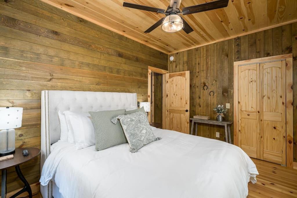 The Llaguna Lodge - New Cabin, Sleeps 10, Fire Pit, Hot Tub, In Blue Ridge , Ga Екстер'єр фото